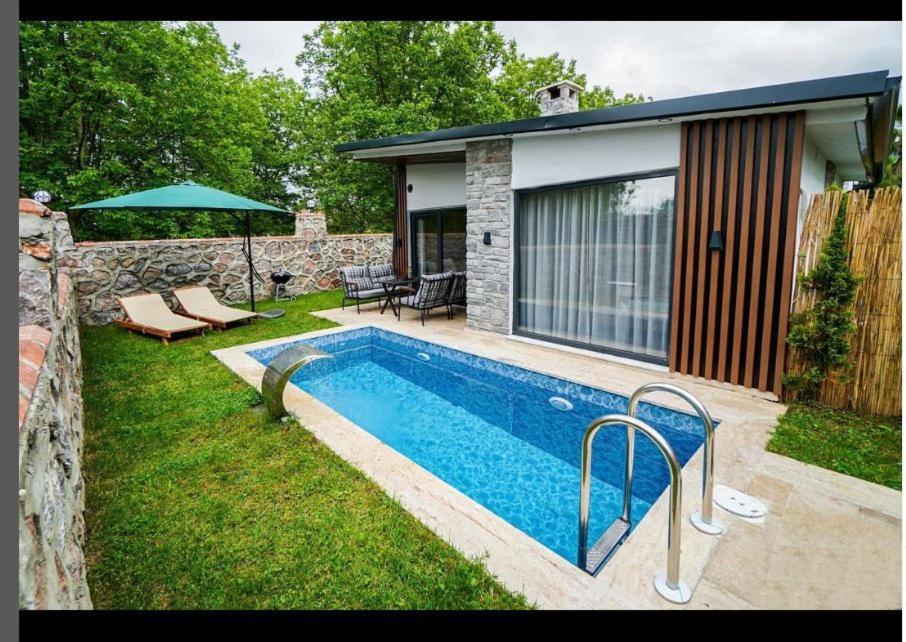 Vital Home Sapanca Isitmali Havuzlu Villa&Bungalov Exterior photo